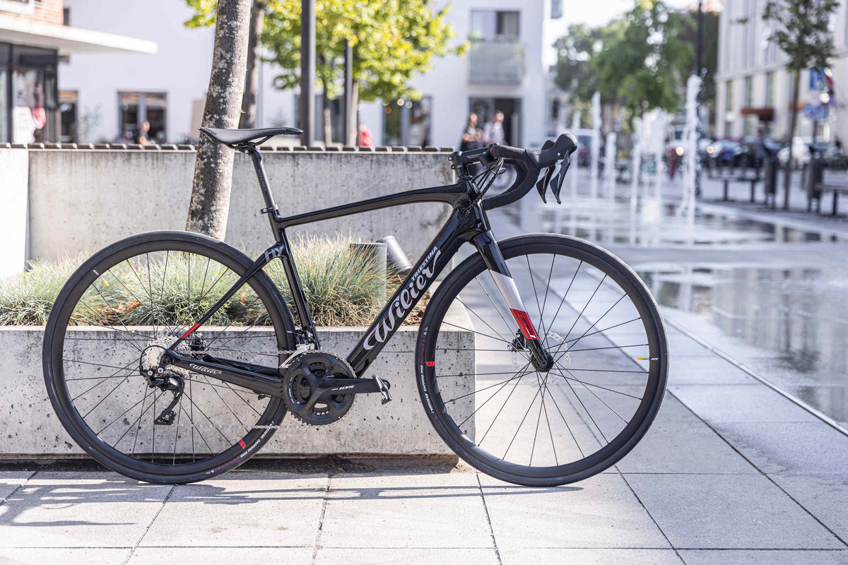 Wilier Cento1 Hybrid 105 / Black Grey Red